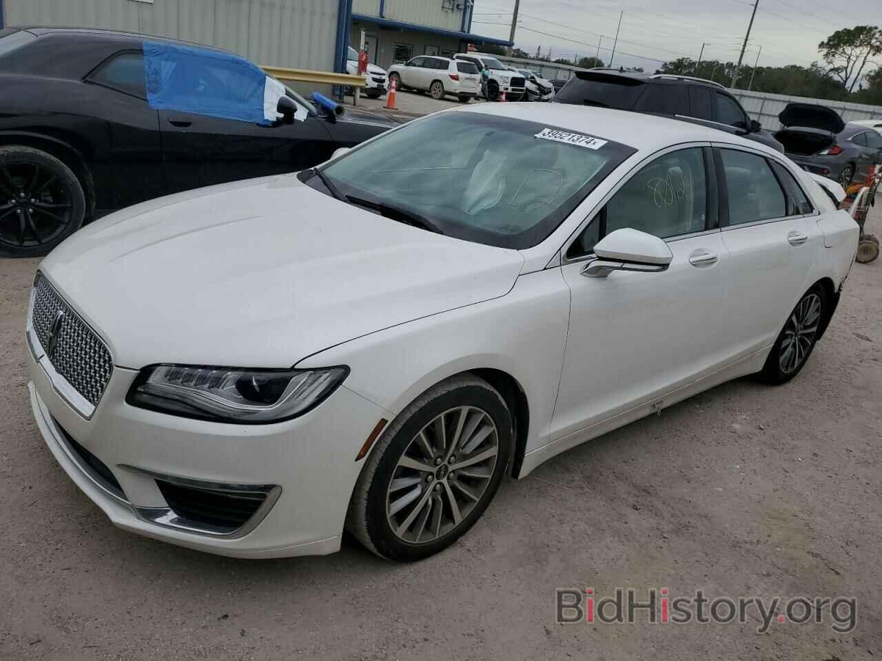 Photo 3LN6L5A94HR613760 - LINCOLN MKZ 2017