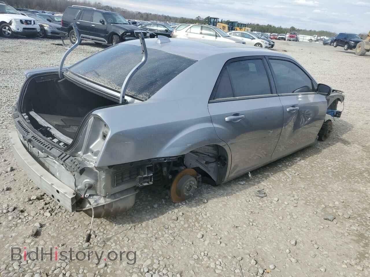2018 CHRYSLER 300 - VIN: 2C3CCABG2JH261877 - Фото 3