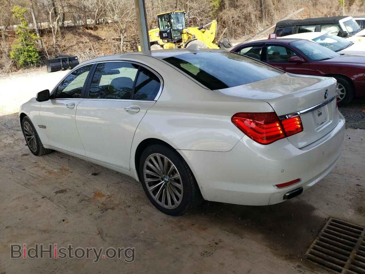 2011 BMW 7 SERIES - VIN: WBAKB4C55BC392599 - Фото 2
