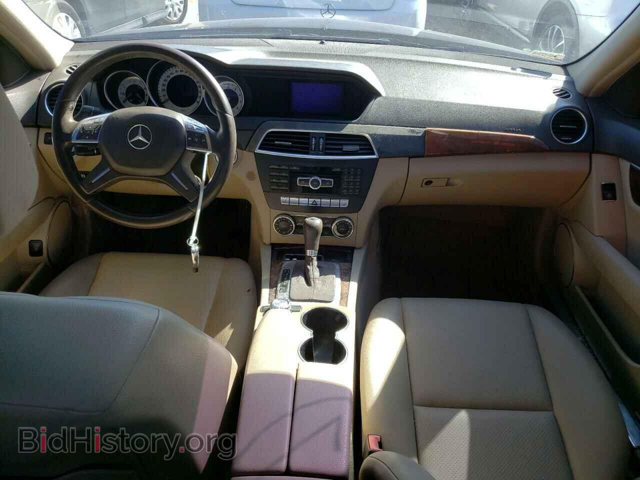 2012 MERCEDES-BENZ C-CLASS - VIN: WDDGF4HB2CA711004 - Фото 8