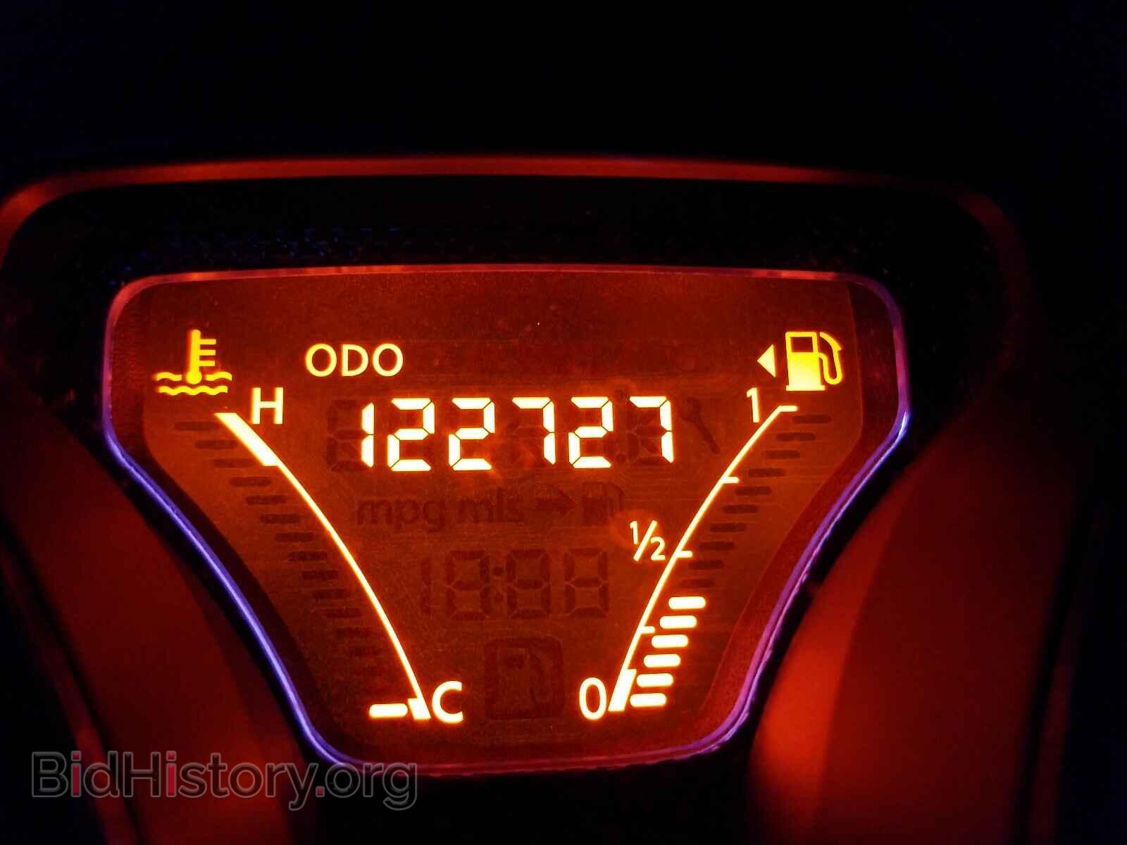 2014 NISSAN VERSA - VIN: 3N1CE2CP9EL433137 - Фото 8
