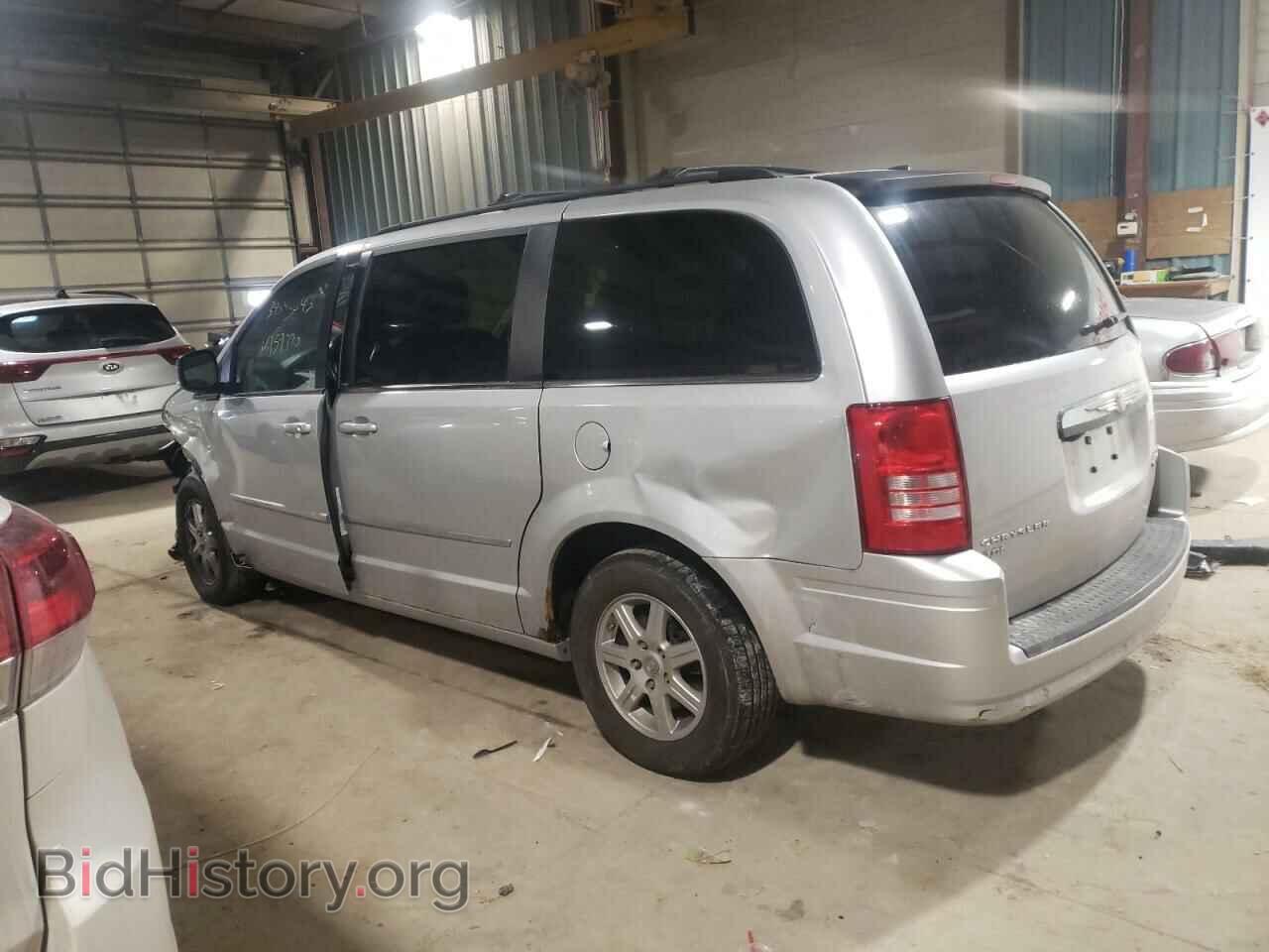 2010 CHRYSLER MINIVAN - VIN: 2A4RR8DX6AR398612 - Фото 2
