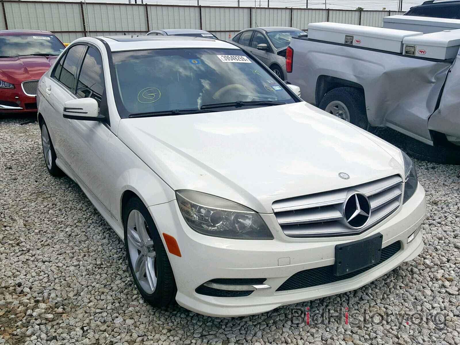 Photo WDDGF5EB5BR136309 - MERCEDES-BENZ C CLASS 2011