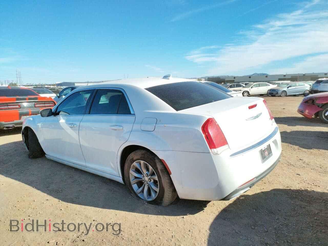2015 CHRYSLER 300 - VIN: 2C3CCAAG1FH802118 - Фото 3