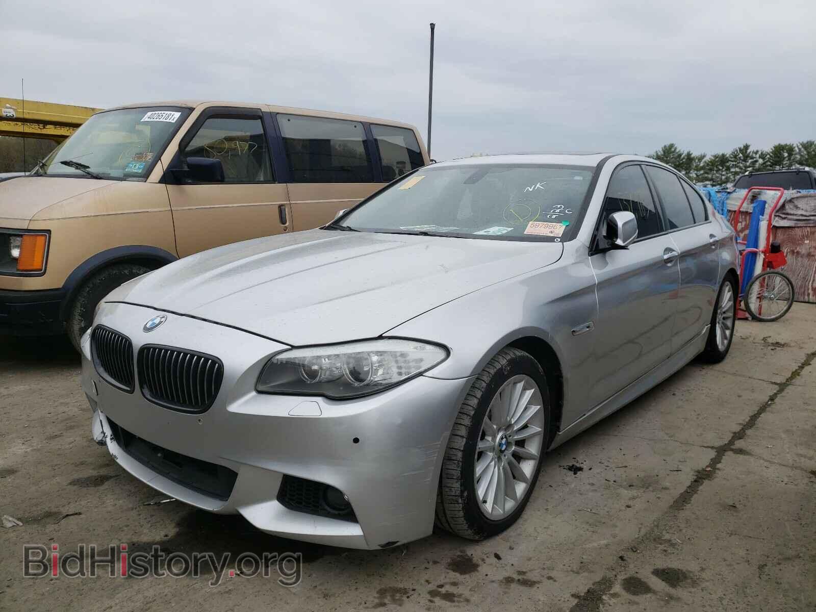 2011 BMW 5 SERIES - VIN: WBAFR7C53BC601305 - Фото 2