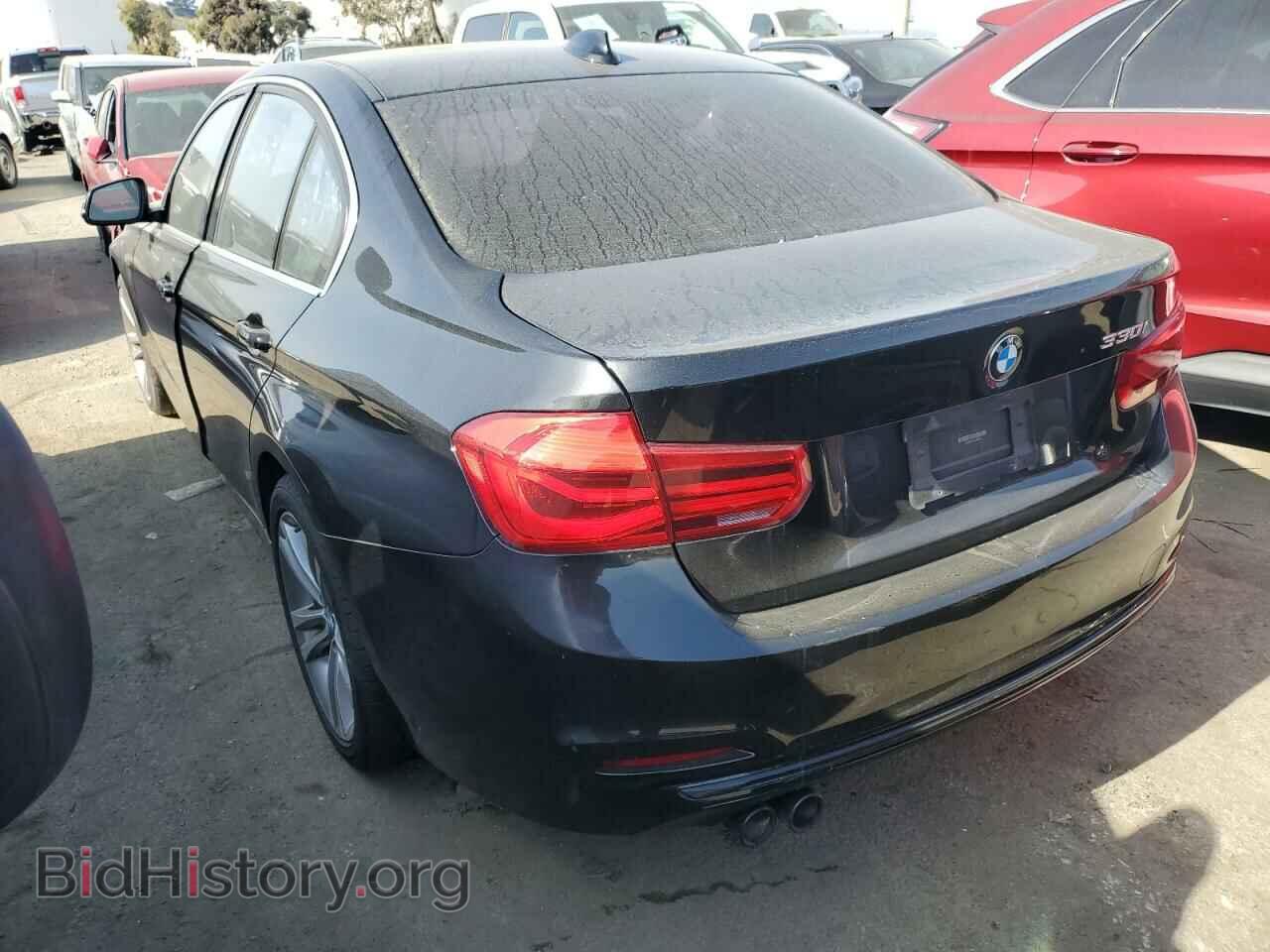 2018 BMW 3 SERIES - VIN: WBA8B9C54JEE83232 - Фото 2