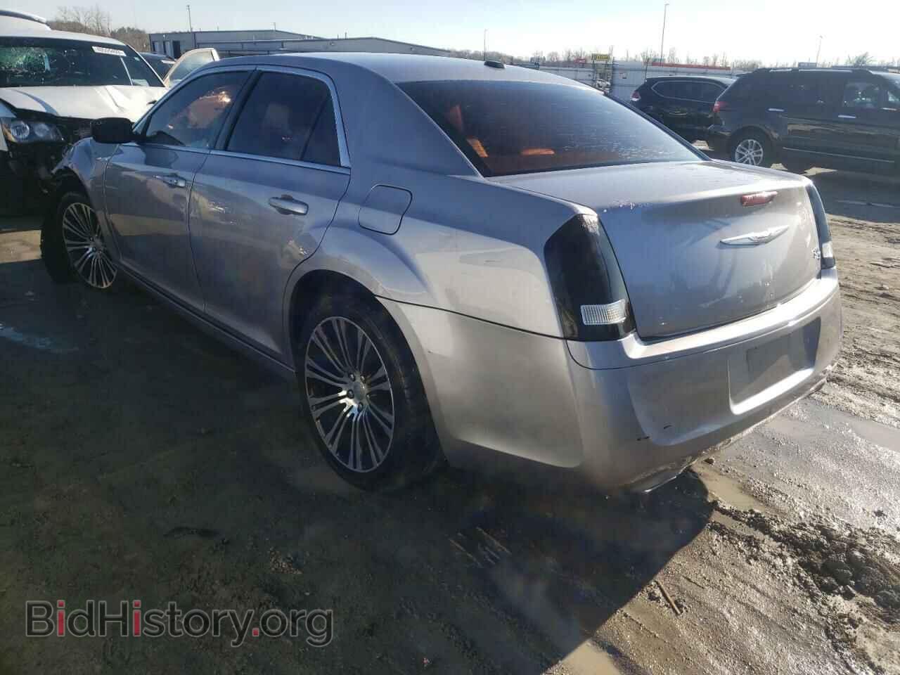 2013 CHRYSLER 300 - VIN: 2C3CCABG0DH618879 - Фото 2