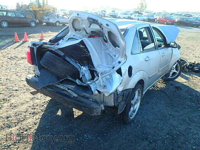 2005 FORD FOCUS - VIN: 1FAFP38Z55W183271 - Фото 4