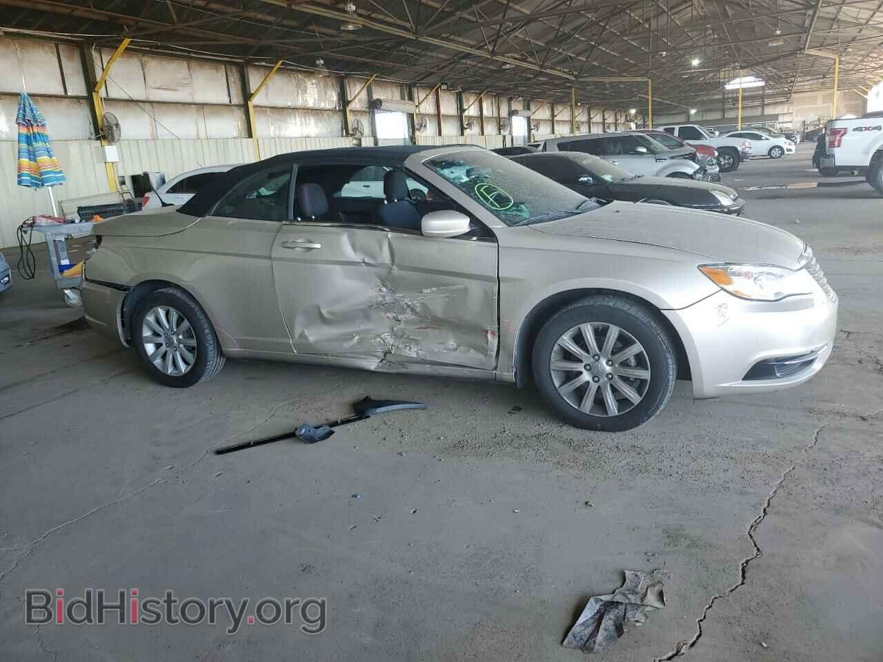 2014 CHRYSLER 200 - VIN: 1C3BCBEB5EN158077 - Фото 4