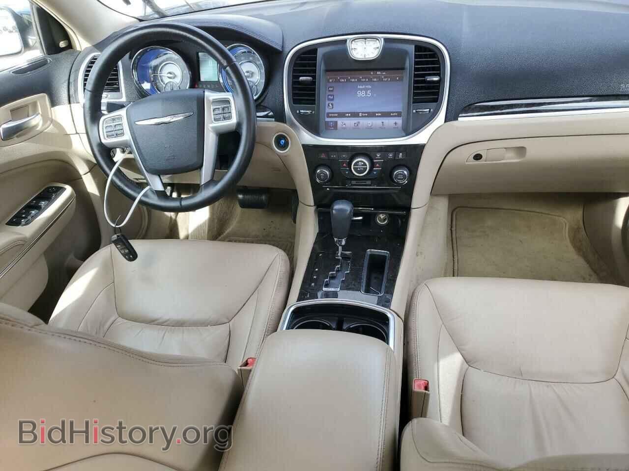 2011 CHRYSLER 300 - VIN: 2C3CA5CG5BH561300 - Фото 8