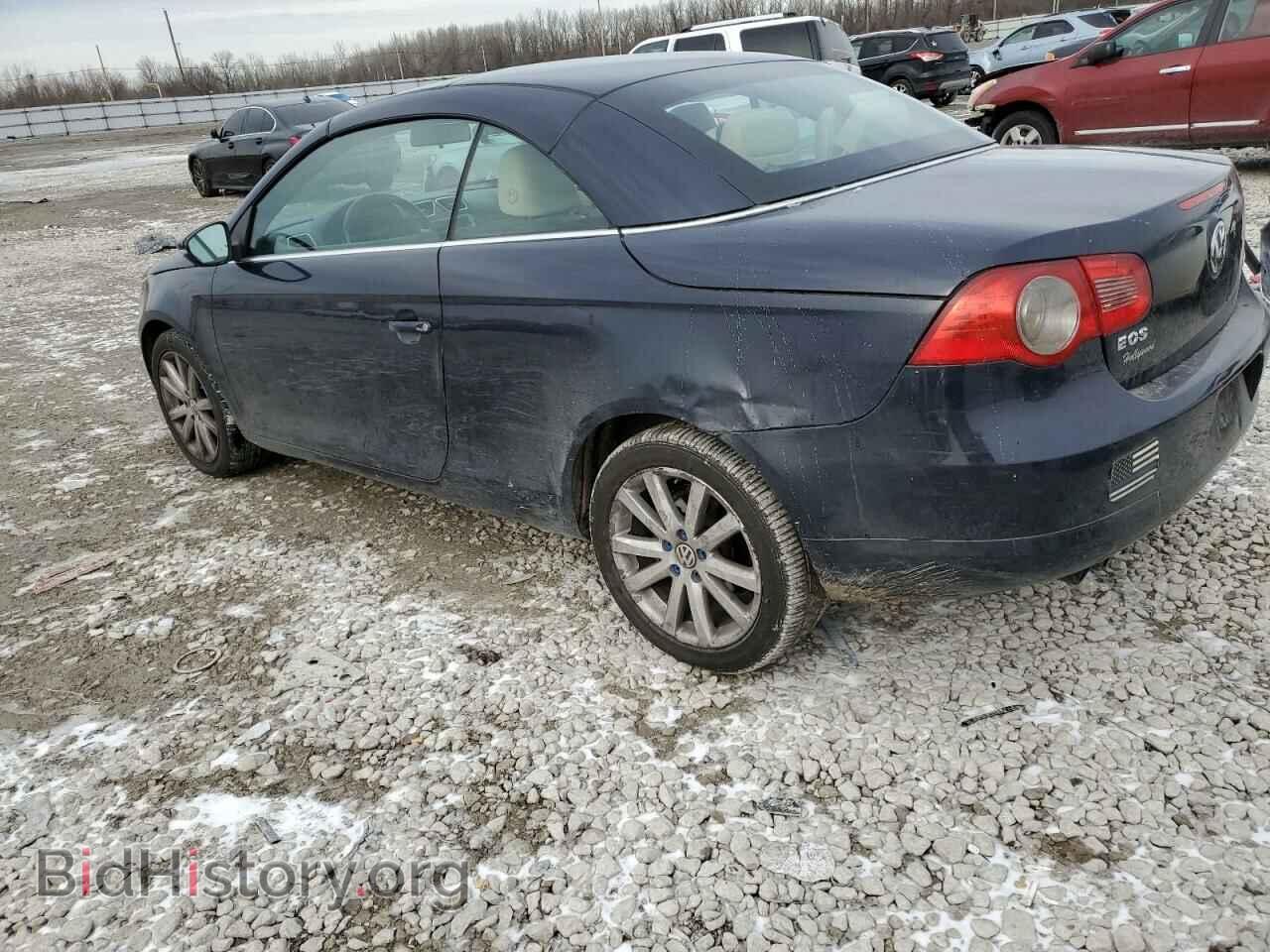 2011 VOLKSWAGEN EOS - VIN: WVWBW7AH2BV004030 - Фото 2
