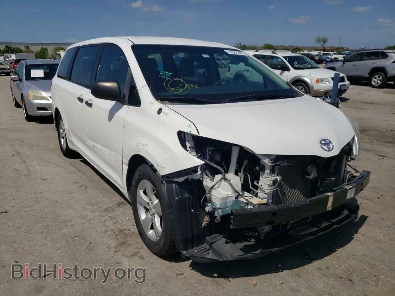 Фотография 5TDKA3DC1CS011926 - TOYOTA SIENNA 2012
