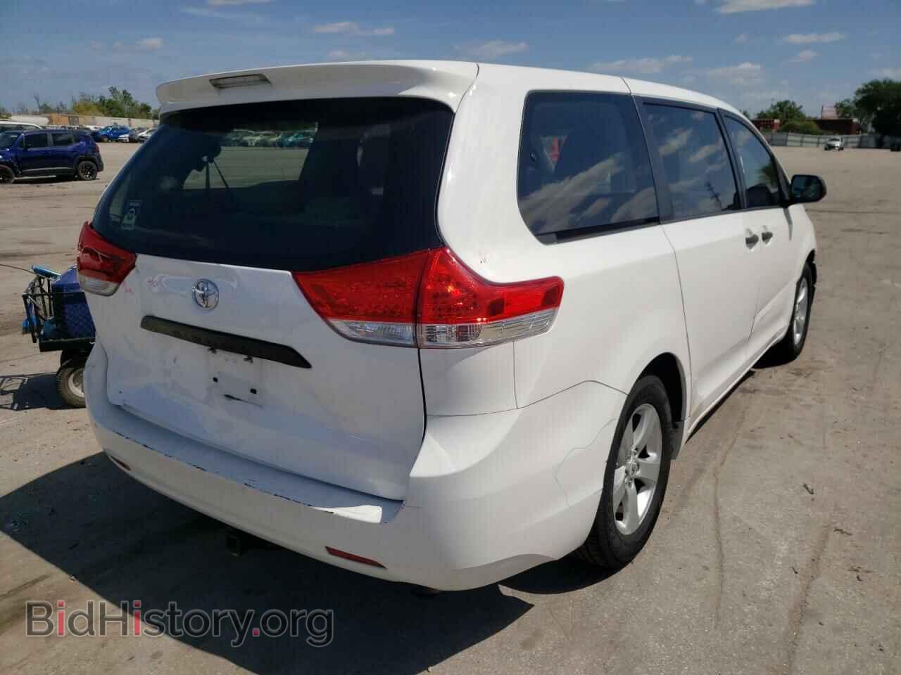 2012 TOYOTA SIENNA - VIN: 5TDKA3DC1CS011926 - Фото 4