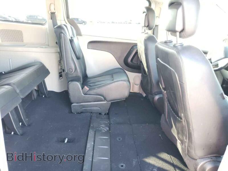 2016 Chrysler MINIVAN (VIN 2C4RC1BG6GR288721) — photo 6 of 10