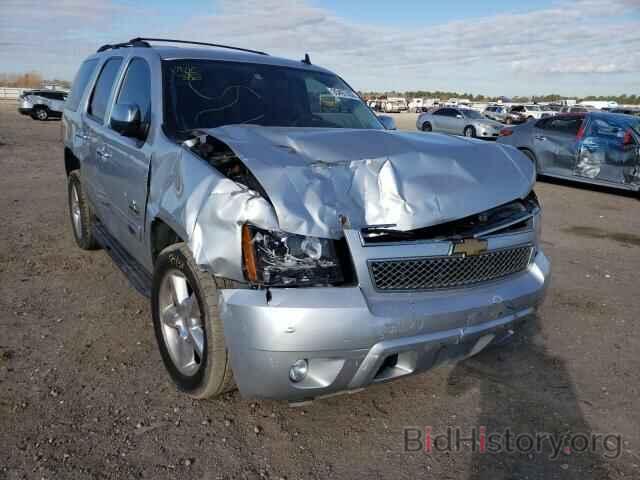 Photo 1GNSCBE06DR305550 - CHEVROLET TAHOE 2013