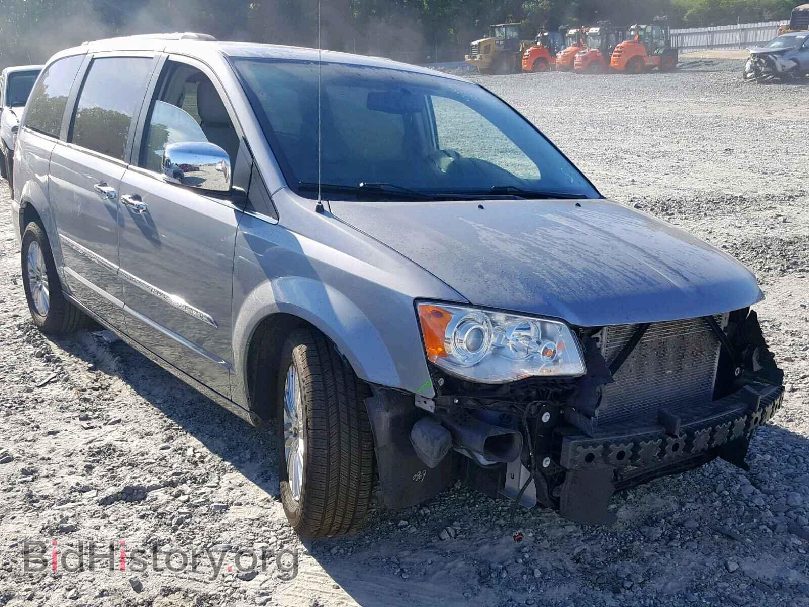 Photo 2C4RC1GGXFR596708 - CHRYSLER TOWN & COU 2015