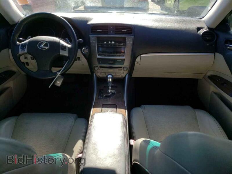 2011 Lexus IS (VIN JTHBF5C21B5145151) — photo 8 of 12