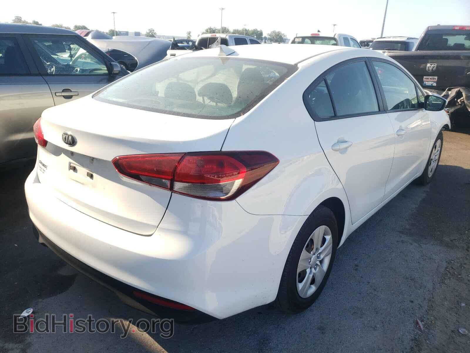 2017 KIA FORTE - VIN: 3KPFK4A7XHE037535 - Фото 4