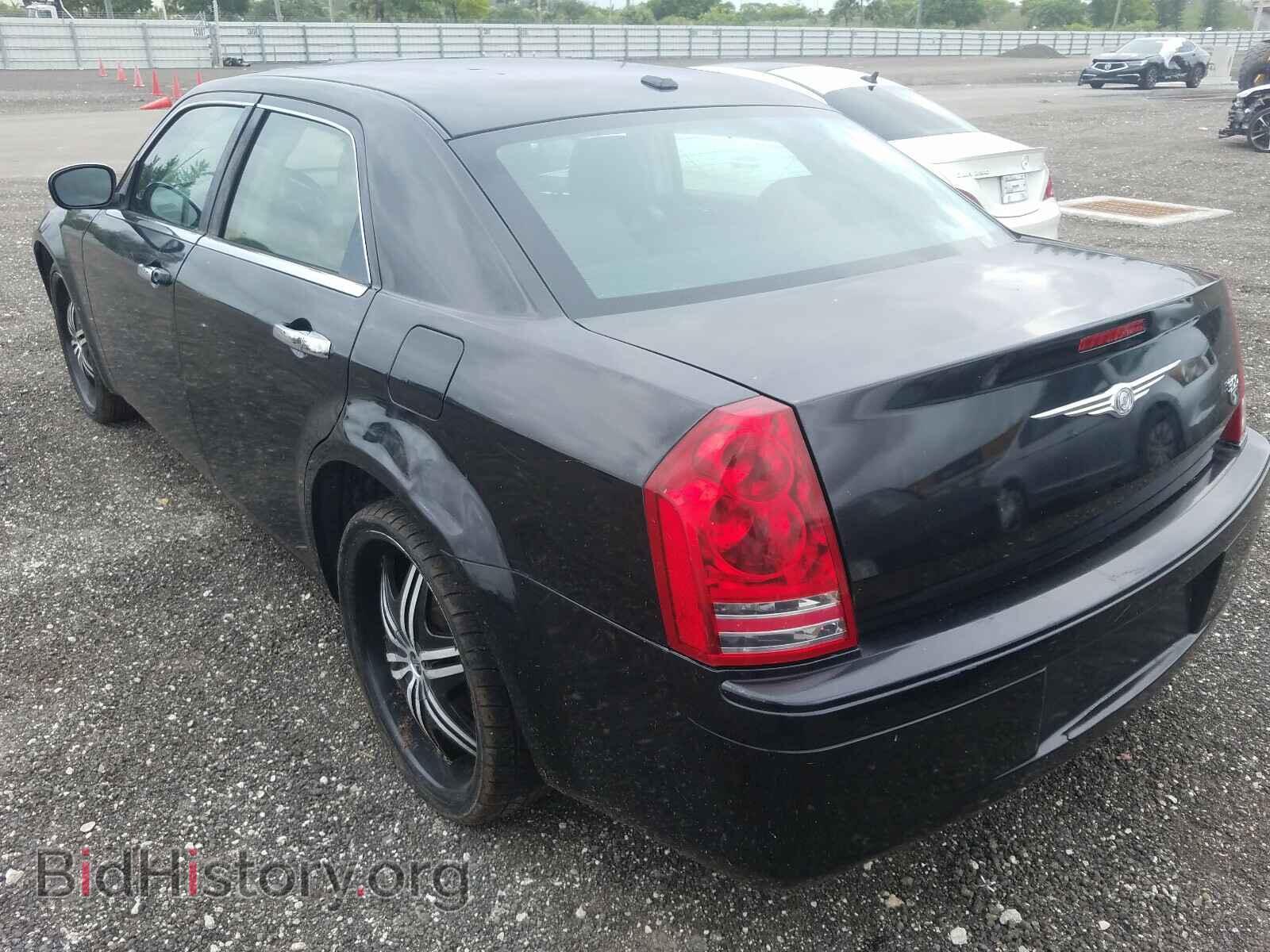 2010 CHRYSLER 300 - VIN: 2C3CA2CVXAH329982 - Фото 3