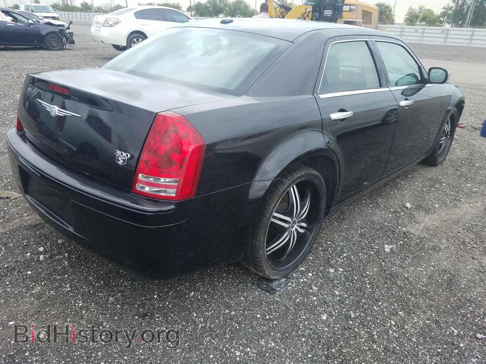 2010 CHRYSLER 300 - VIN: 2C3CA2CVXAH329982 - Фото 4