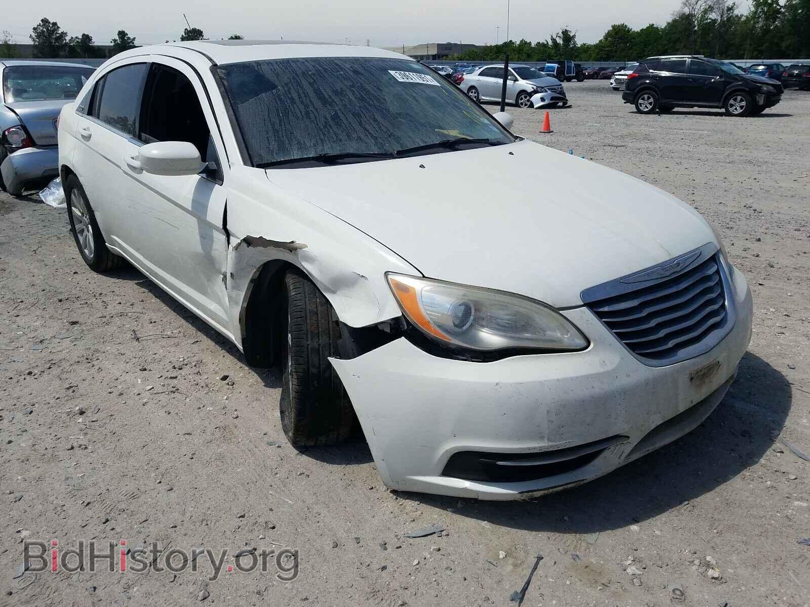 Photo 1C3BC1FB8BN512548 - CHRYSLER 200 2011