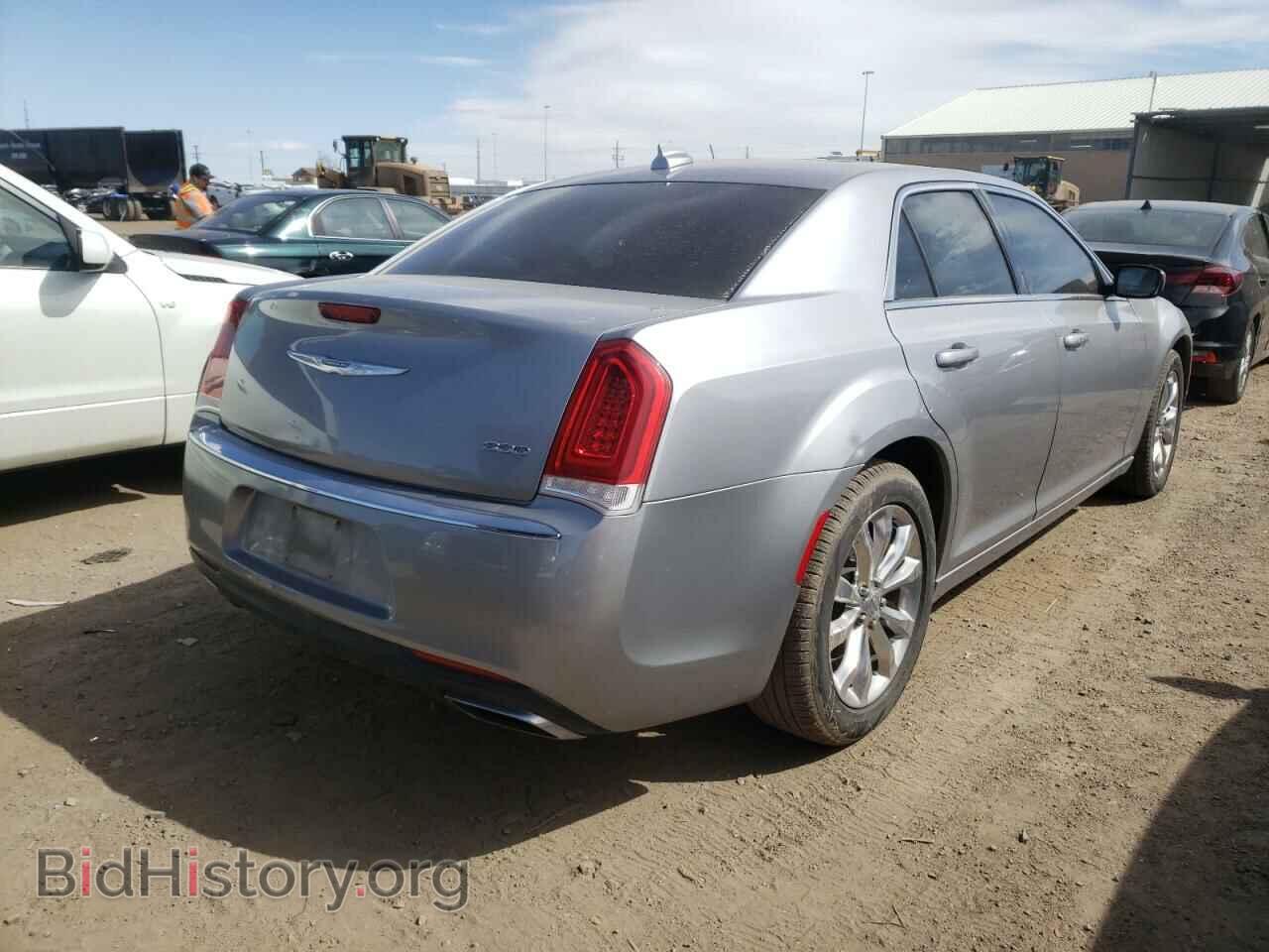 2016 CHRYSLER 300 - VIN: 2C3CCARG6GH208310 - Фото 4