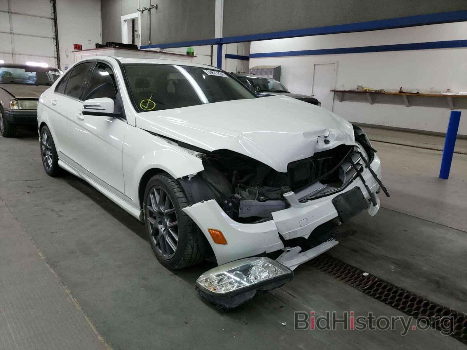 Photo WDDGF8BB6AR105977 - MERCEDES-BENZ C CLASS 2010