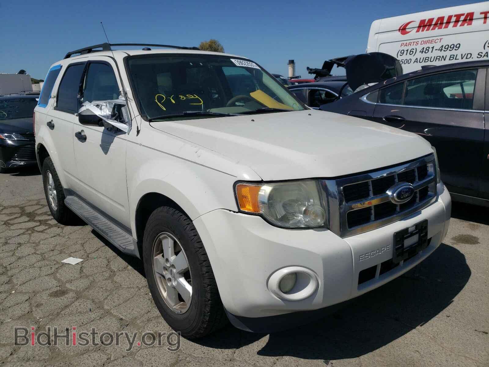 Фотография 1FMCU0D71BKA04246 - FORD ESCAPE 2011