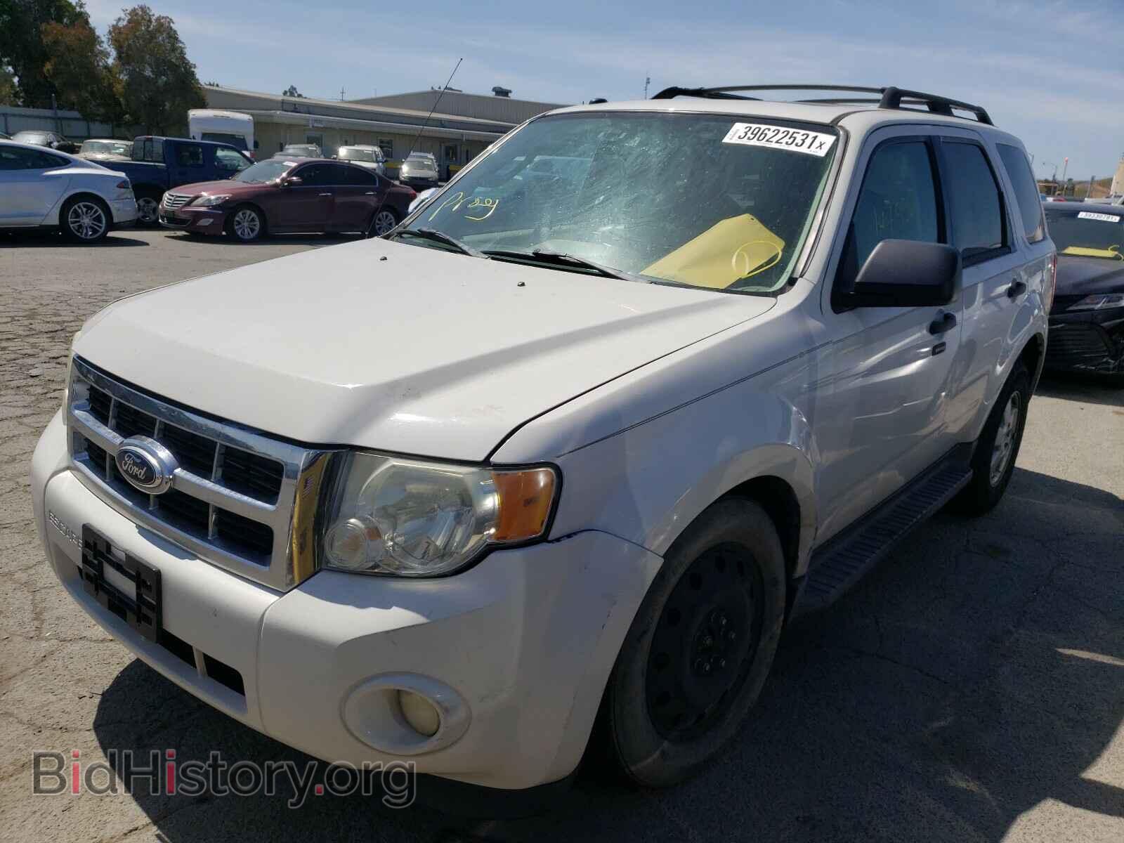 2011 FORD ESCAPE - VIN: 1FMCU0D71BKA04246 - Фото 2