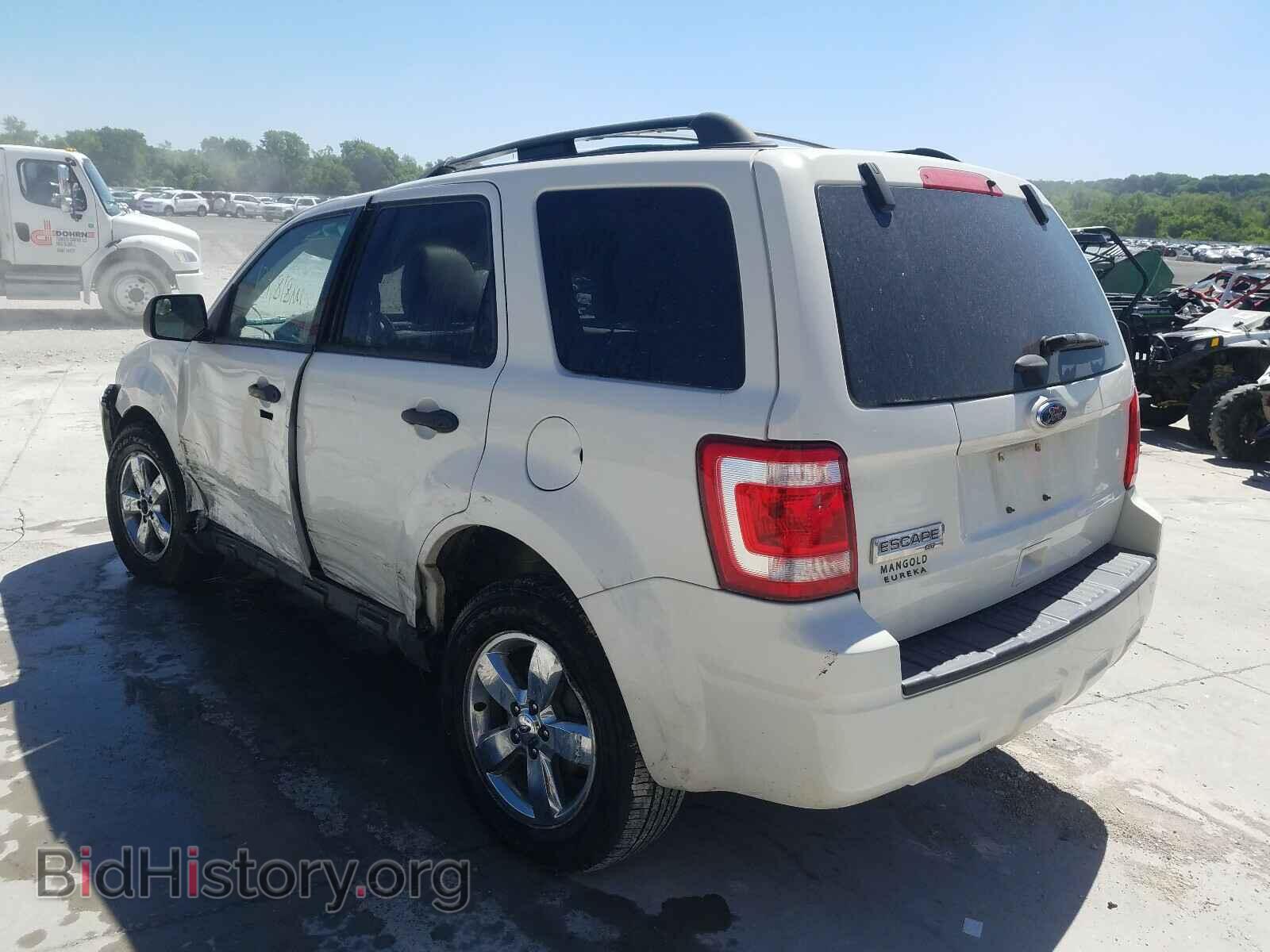 2011 FORD ESCAPE - VIN: 1FMCU0D75BKA61002 - Фото 3