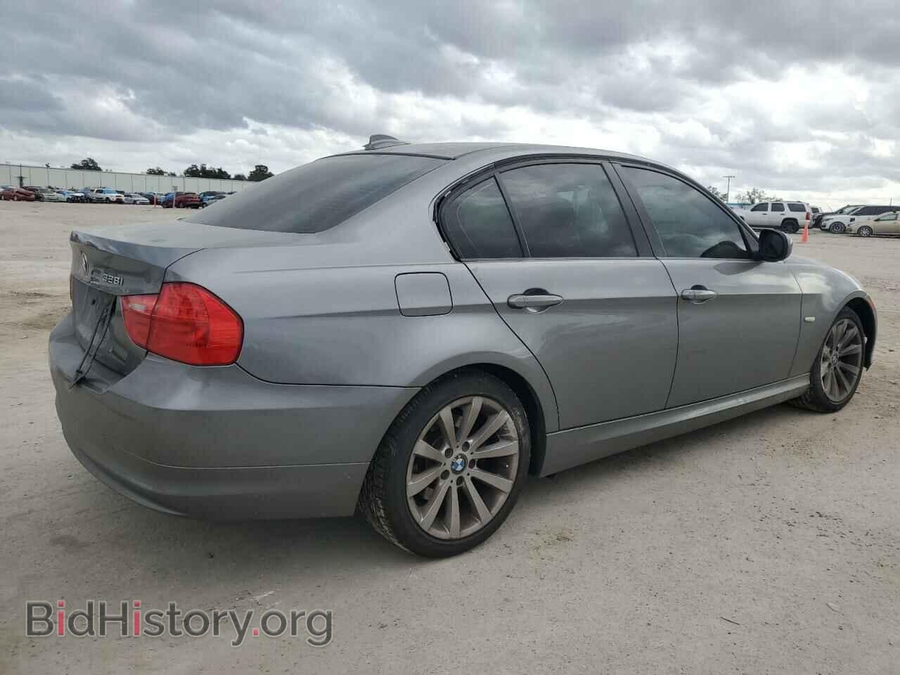 2011 BMW 3 SERIES - VIN: WBAPH7C59BA802483 - Photo 3