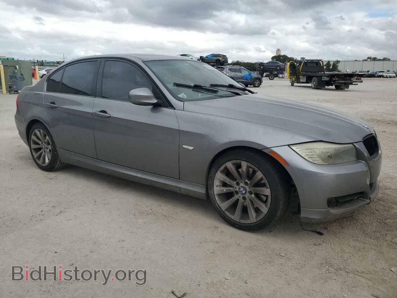 2011 BMW 3 SERIES - VIN: WBAPH7C59BA802483 - Photo 4