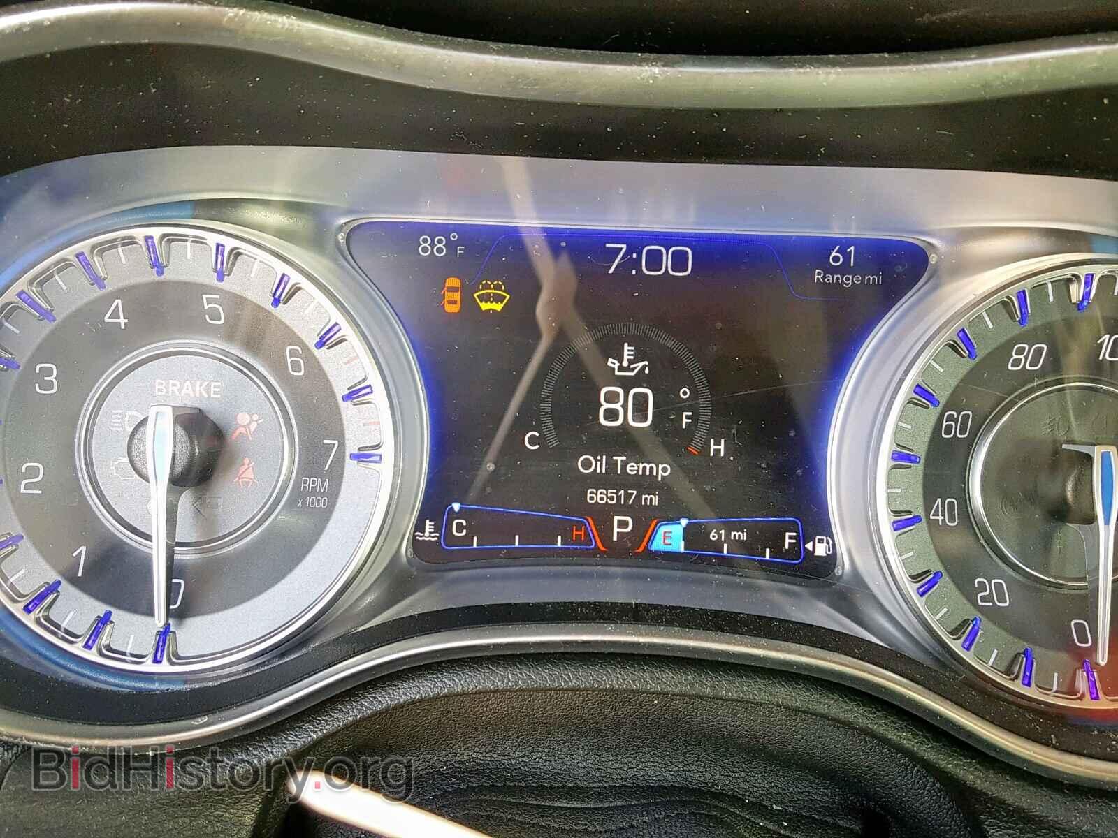 2016 CHRYSLER 300 - VIN: 2C3CCAAG2GH175687 - Фото 8