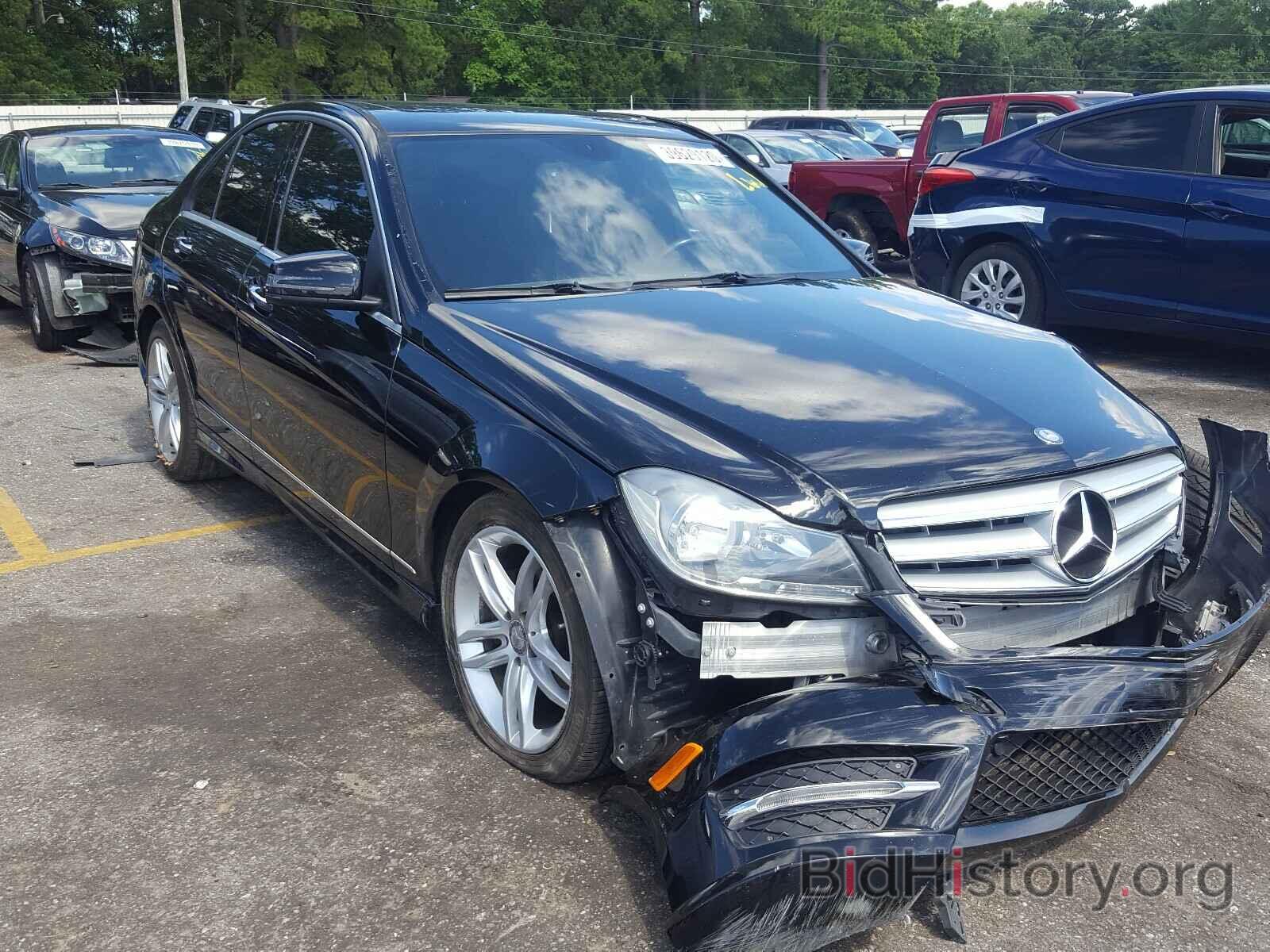 Photo WDDGF8BB7CR192873 - MERCEDES-BENZ C CLASS 2012