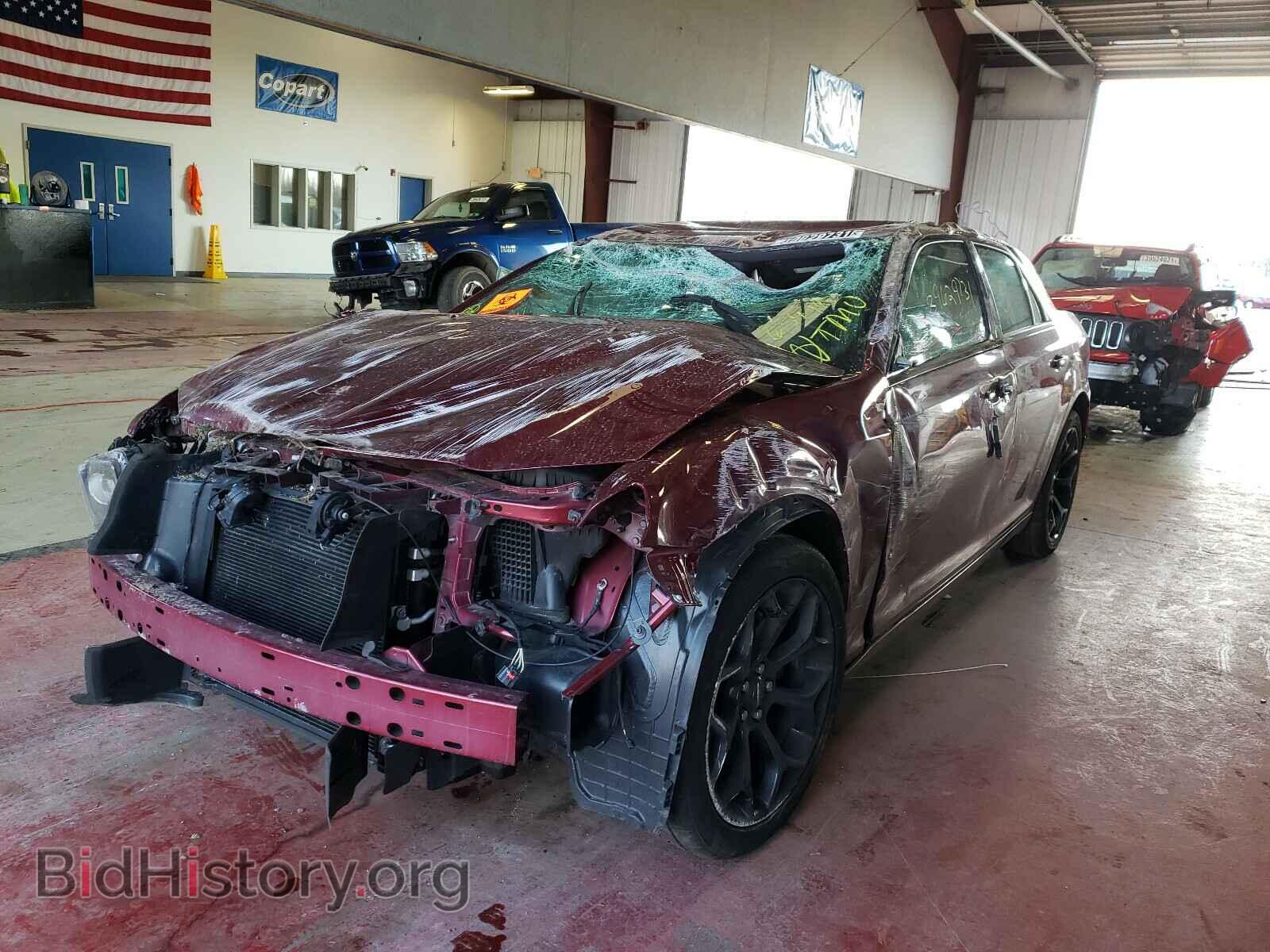 2019 CHRYSLER 300 - VIN: 2C3CCABG7KH654193 - Фото 2