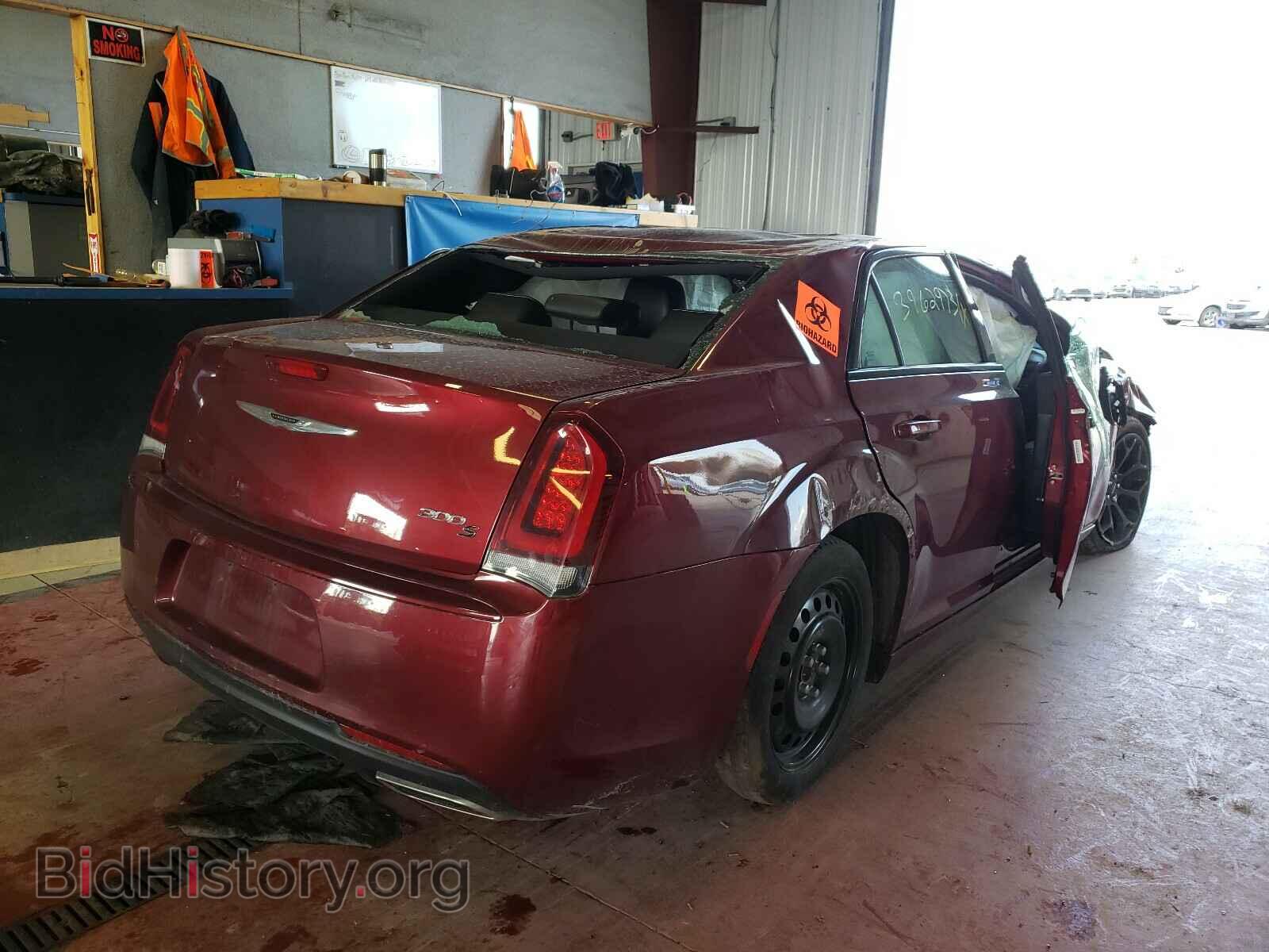 2019 CHRYSLER 300 - VIN: 2C3CCABG7KH654193 - Фото 4
