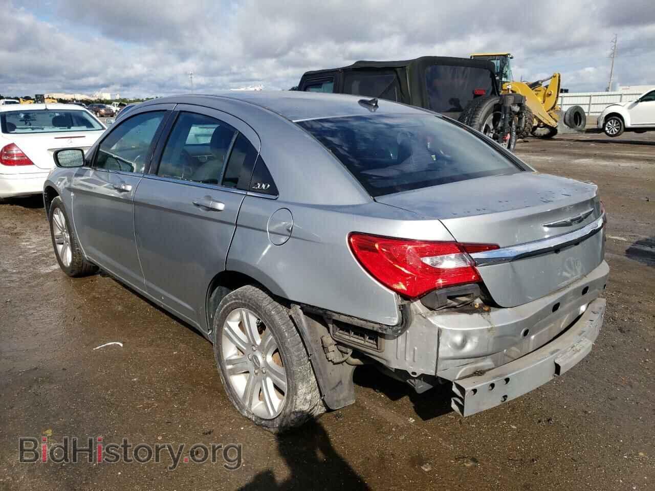 2013 CHRYSLER 200 - VIN: 1C3CCBBB3DN734787 - Фото 2