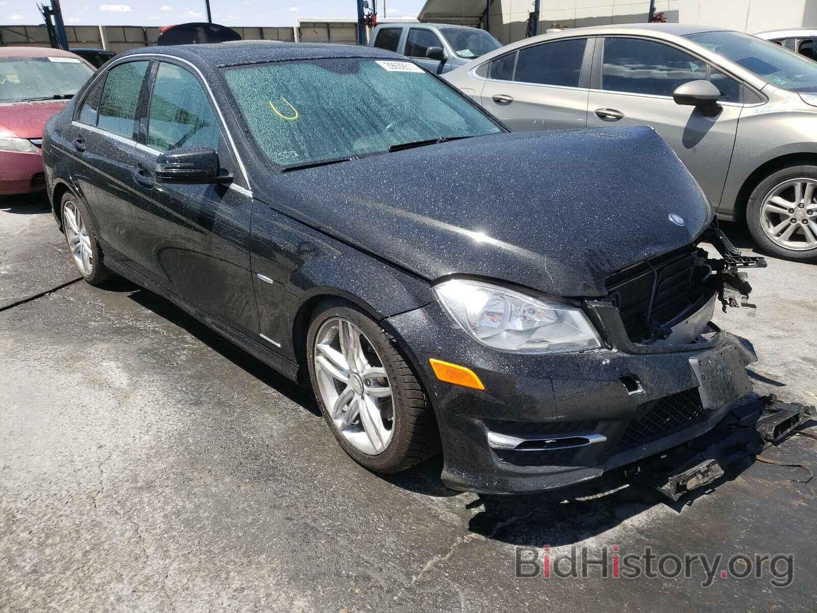 Photo WDDGF4HB7CR213947 - MERCEDES-BENZ C CLASS 2012