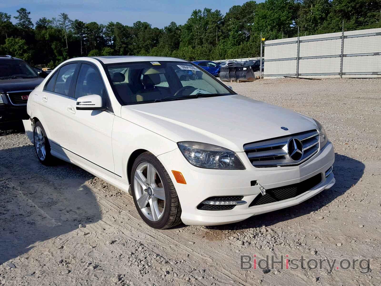 Photo WDDGF5EB2BR135599 - MERCEDES-BENZ C CLASS 2011