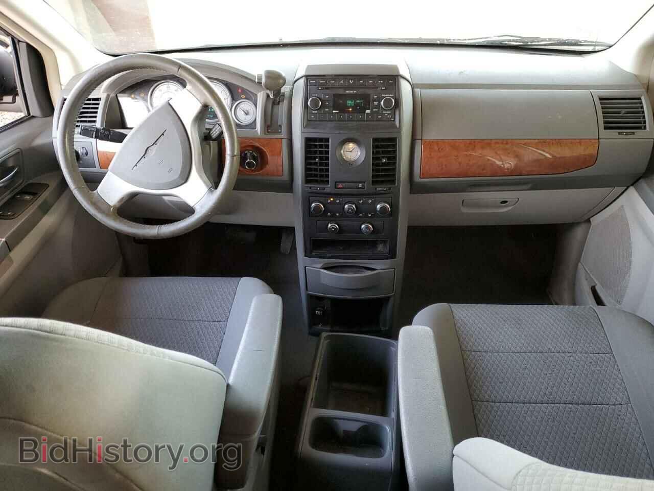 2008 CHRYSLER MINIVAN - VIN: 2A8HR44H58R103053 - Фото 8