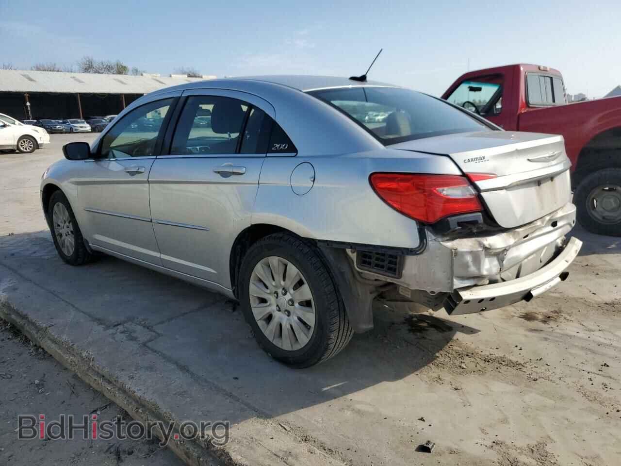 2011 CHRYSLER 200 - VIN: 1C3BC4FB8BN588837 - Photo 2