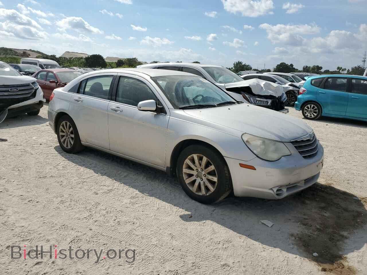 2010 CHRYSLER SEBRING - VIN: 1C3CC5FB3AN229470 - Фото 4
