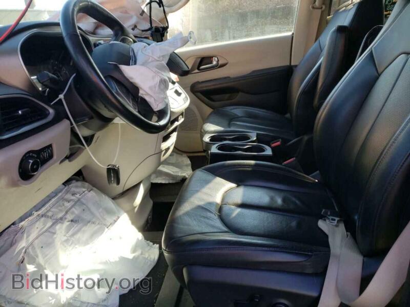 2020 Chrysler PACIFICA (VIN 2C4RC1BG2LR281940) — photo 7 of 13