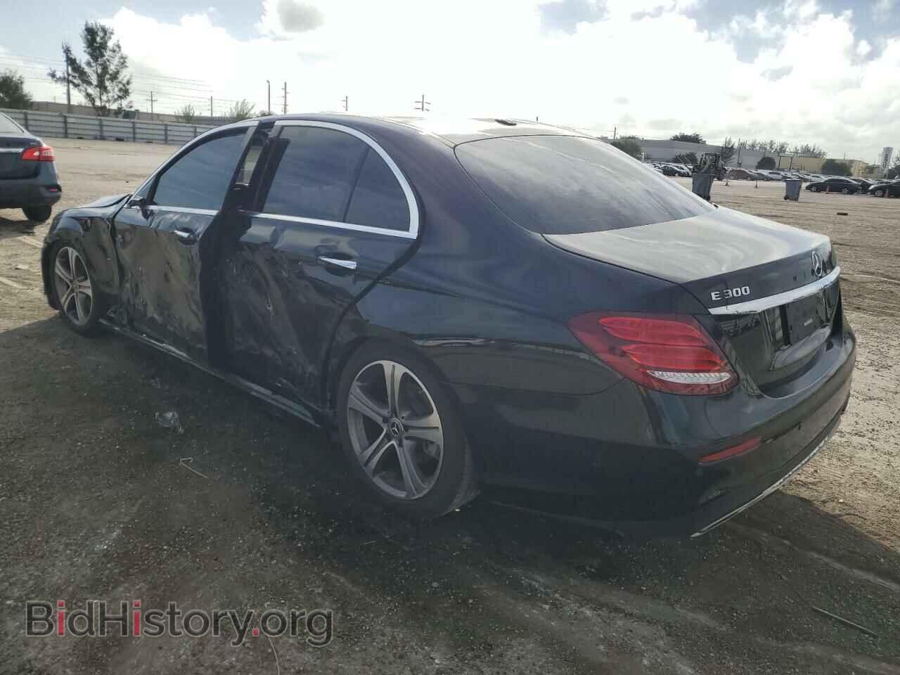 2018 MERCEDES-BENZ E-CLASS - VIN: WDDZF4JB8JA444578 - Фото 2