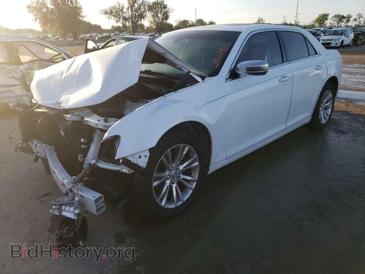 2017 CHRYSLER 300 - VIN: 2C3CCAAG1HH646889 - Фото 2