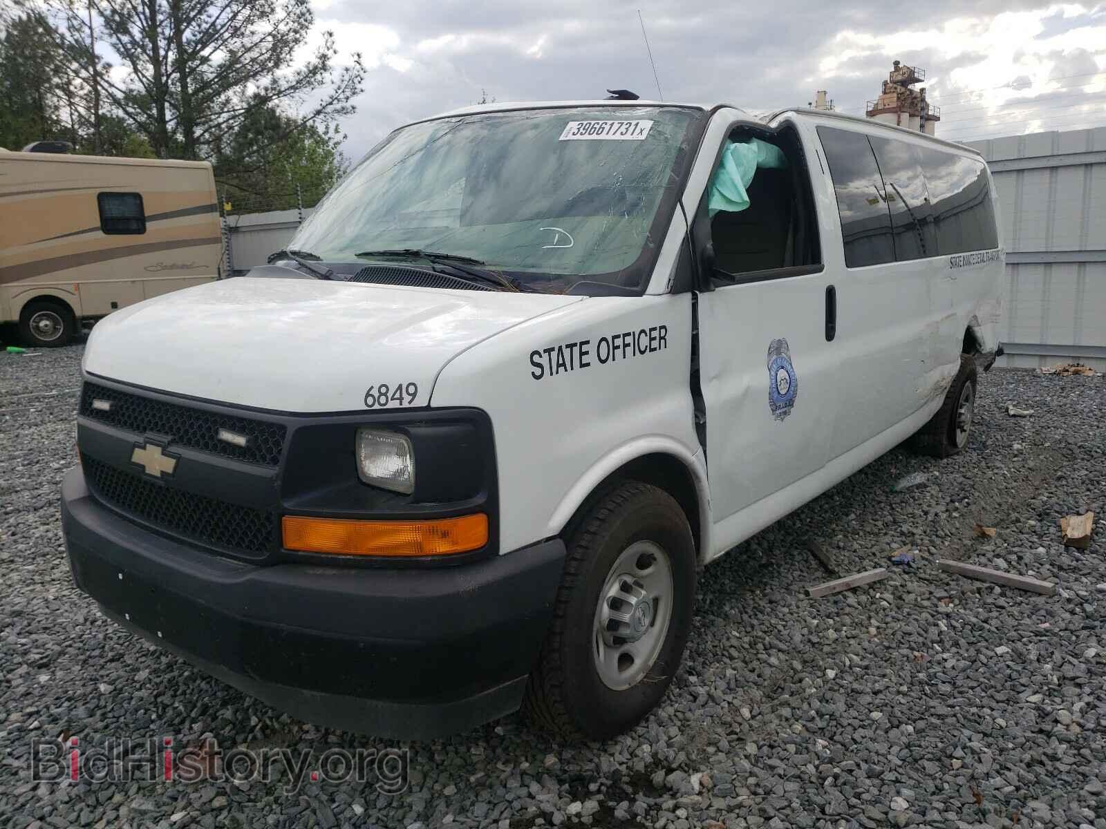 2017 CHEVROLET EXPRESS - VIN: 1GAZGNFG8H1135035 - Фото 2
