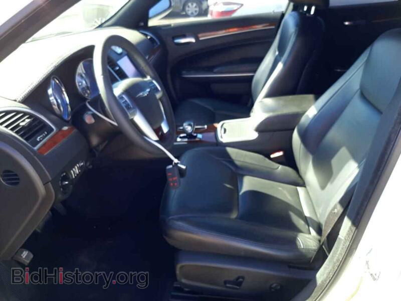 2013 Chrysler 300 (VIN 2C3CCAAG7DH615320) — photo 7 of 12