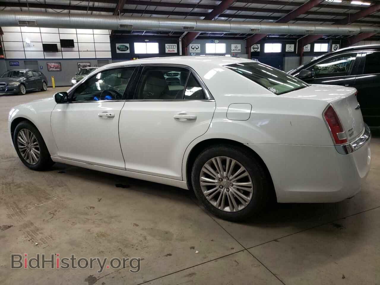 2013 CHRYSLER 300 - VIN: 2C3CCARG7DH533401 - Фото 2