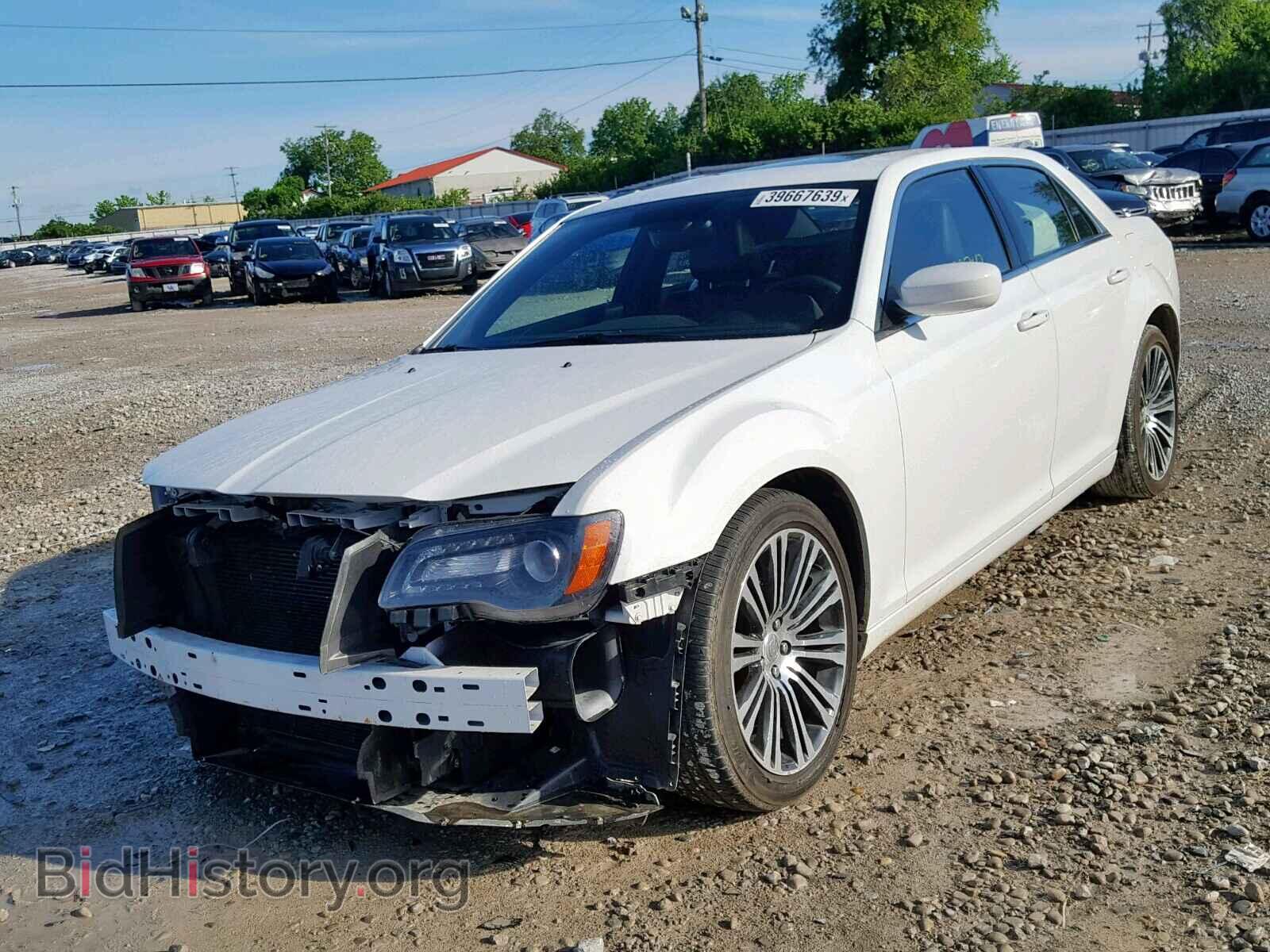 2013 CHRYSLER 300 - VIN: 2C3CCABG1DH556263 - Фото 2