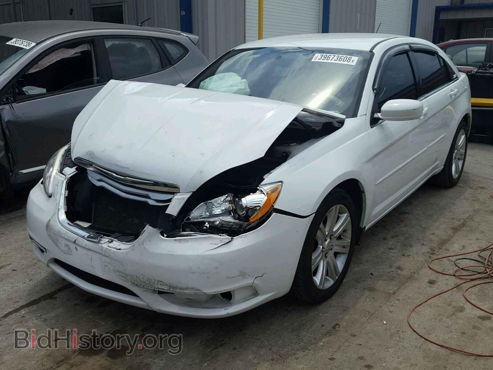 2013 CHRYSLER 200 - VIN: 1C3CCBBB7DN656398 - Фото 2